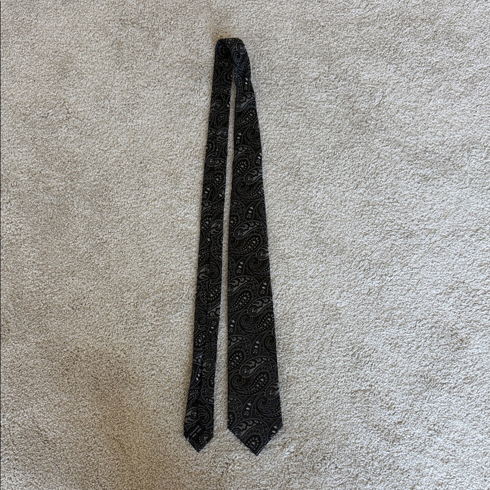 Black Paisley Men's Tie - Classic Patterned Neckwear